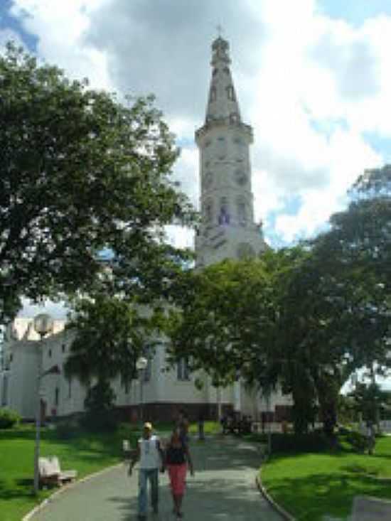 IGREJA-FOTO:MONTANHA[PANORAMIO] - ELI MENDES - MG